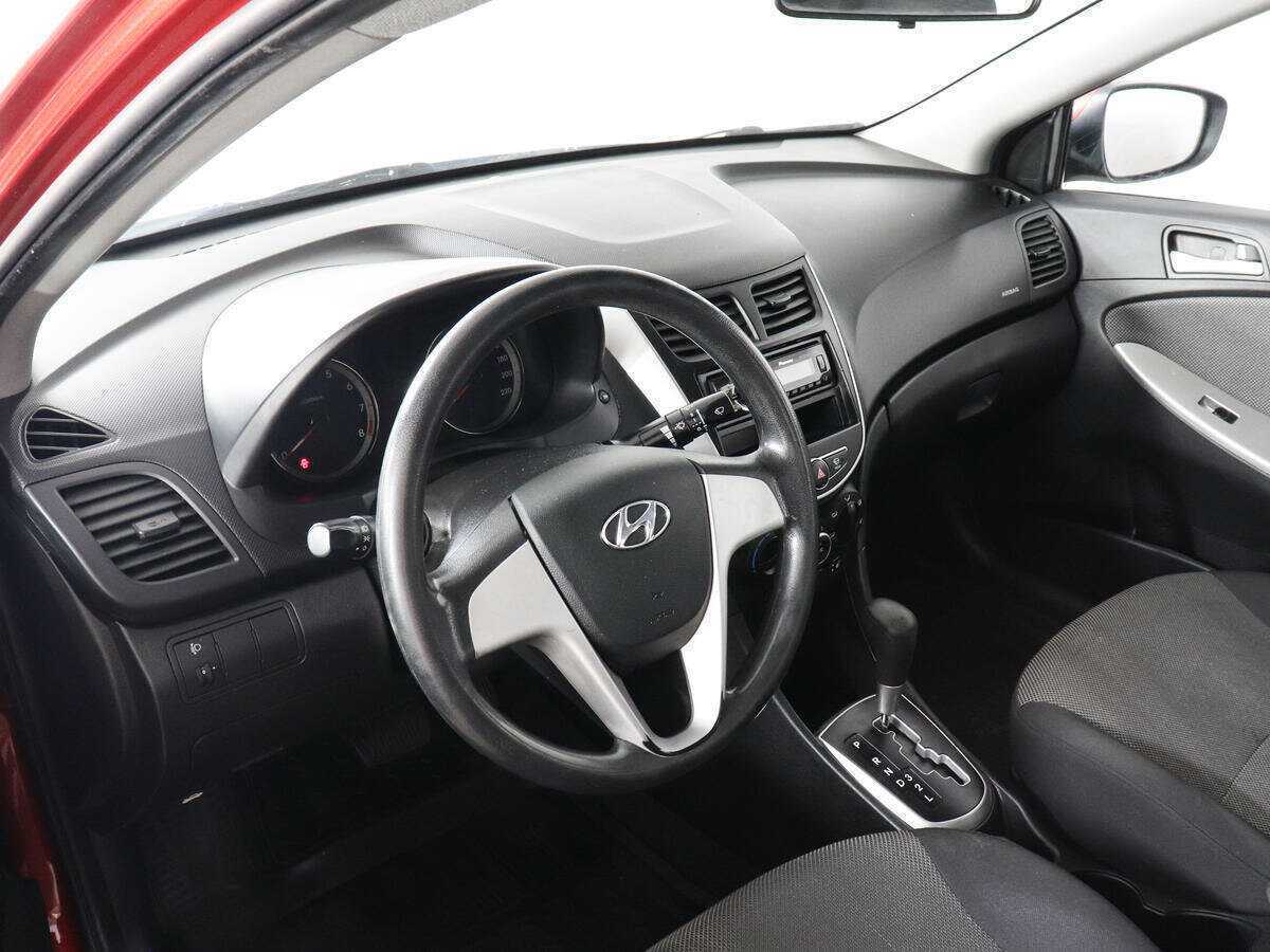 Купить Hyundai Solaris с пробегом. Фото: #4