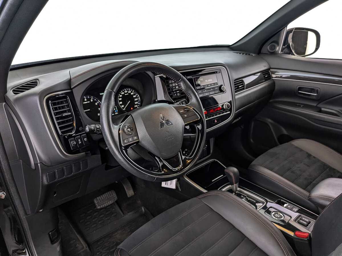 Купить Mitsubishi Outlander с пробегом. Фото: #14