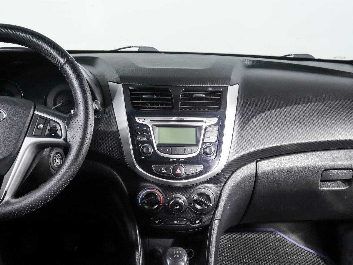 Купить Hyundai Solaris с пробегом. Фото: #10