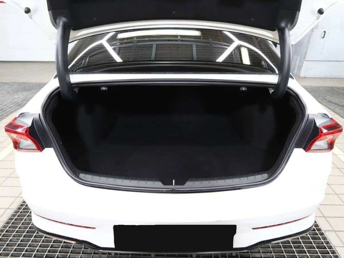 Купить Kia K5 с пробегом. Фото: #4