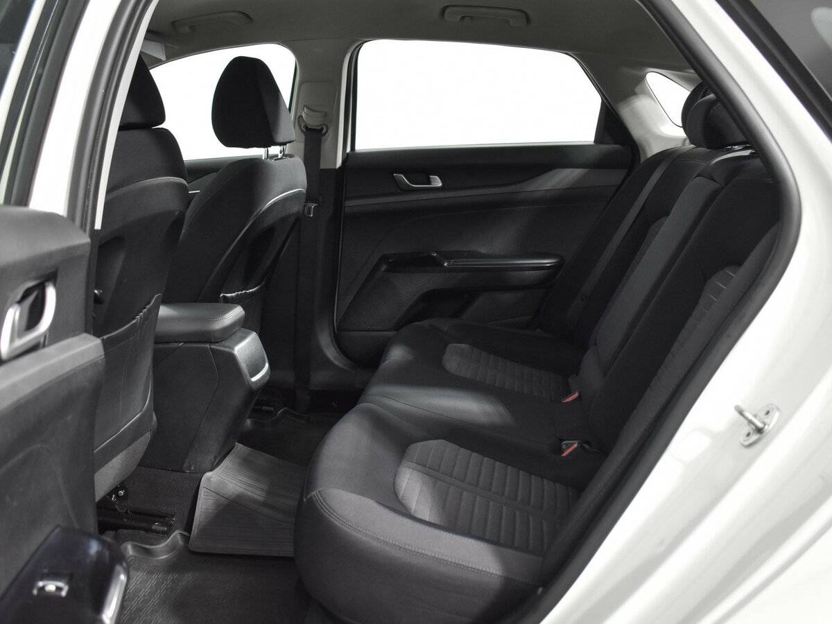 Купить Kia K5 с пробегом. Фото: #11