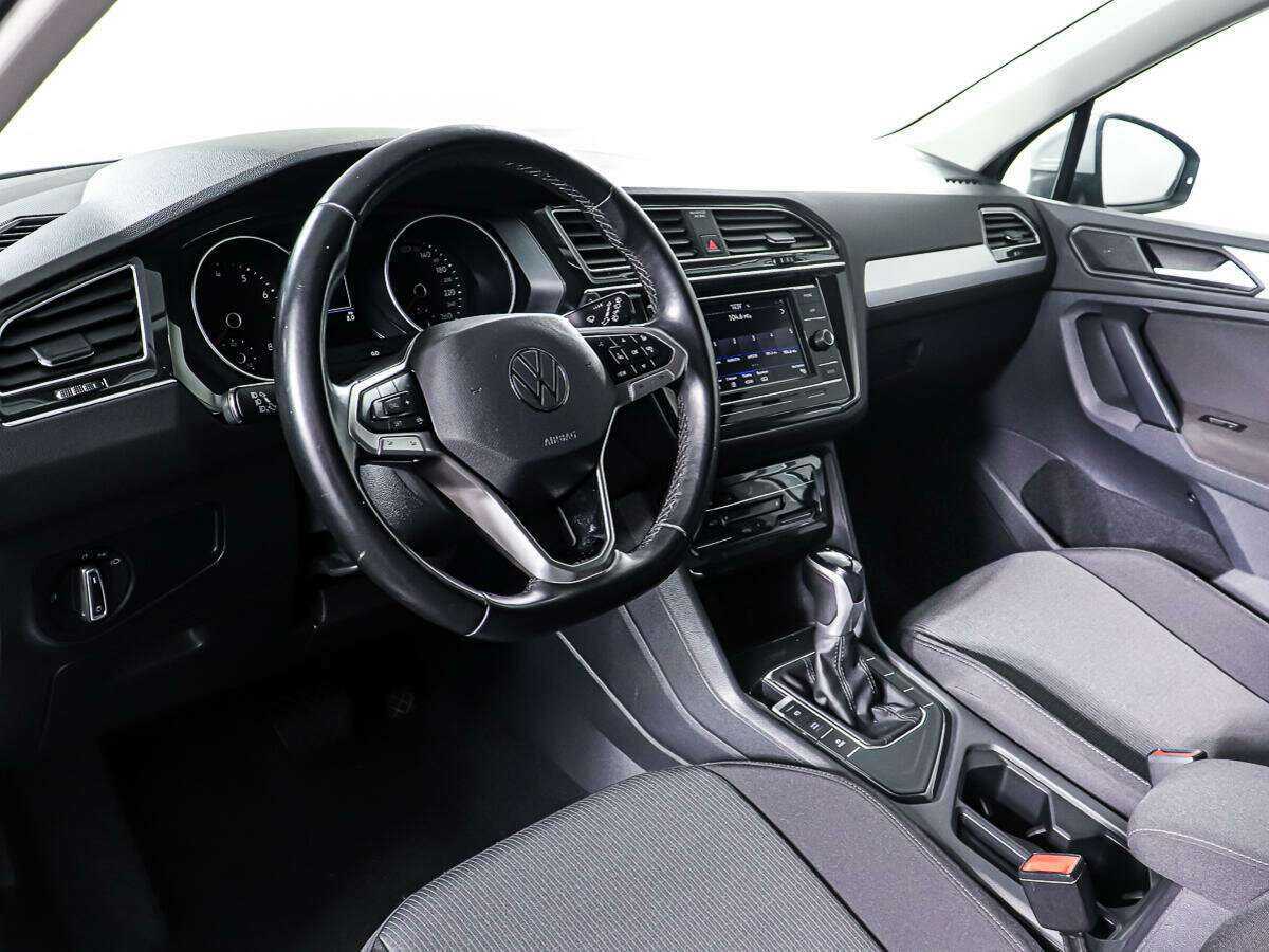 Купить Volkswagen Tiguan с пробегом. Фото: #11
