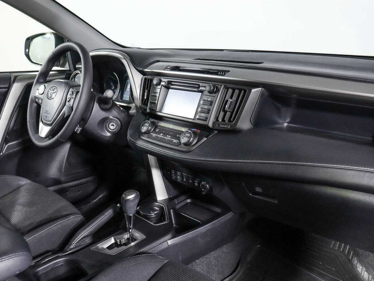 Купить Toyota RAV4 с пробегом. Фото: #8