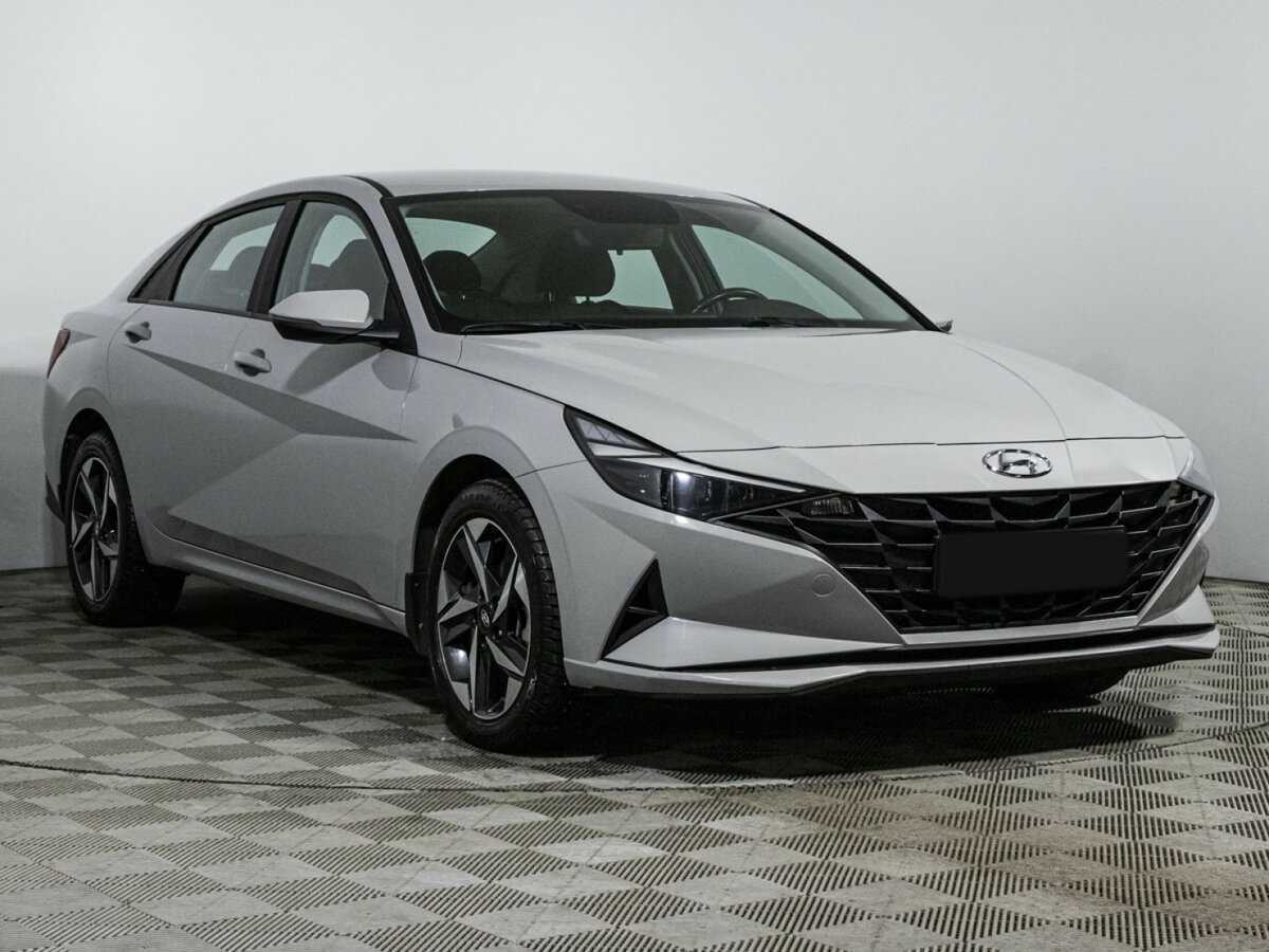 Купить Hyundai Elantra с пробегом. Фото: #2
