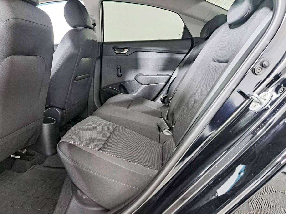 Купить Hyundai Solaris с пробегом. Фото: #11