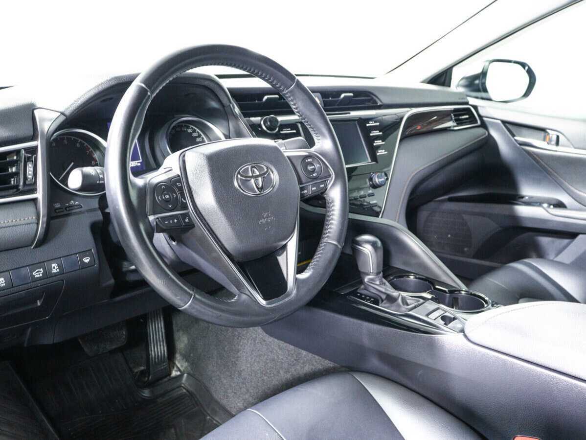 Купить Toyota Camry с пробегом. Фото: #13