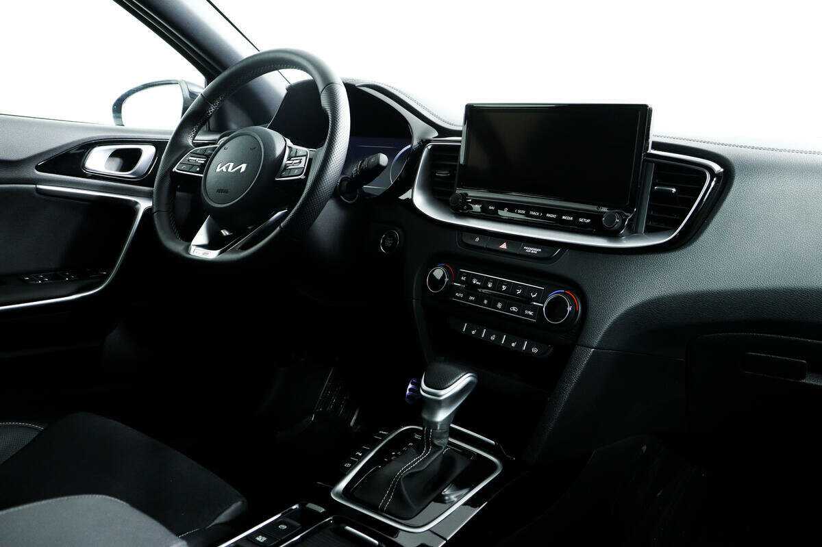 Купить Kia Ceed с пробегом. Фото: #8