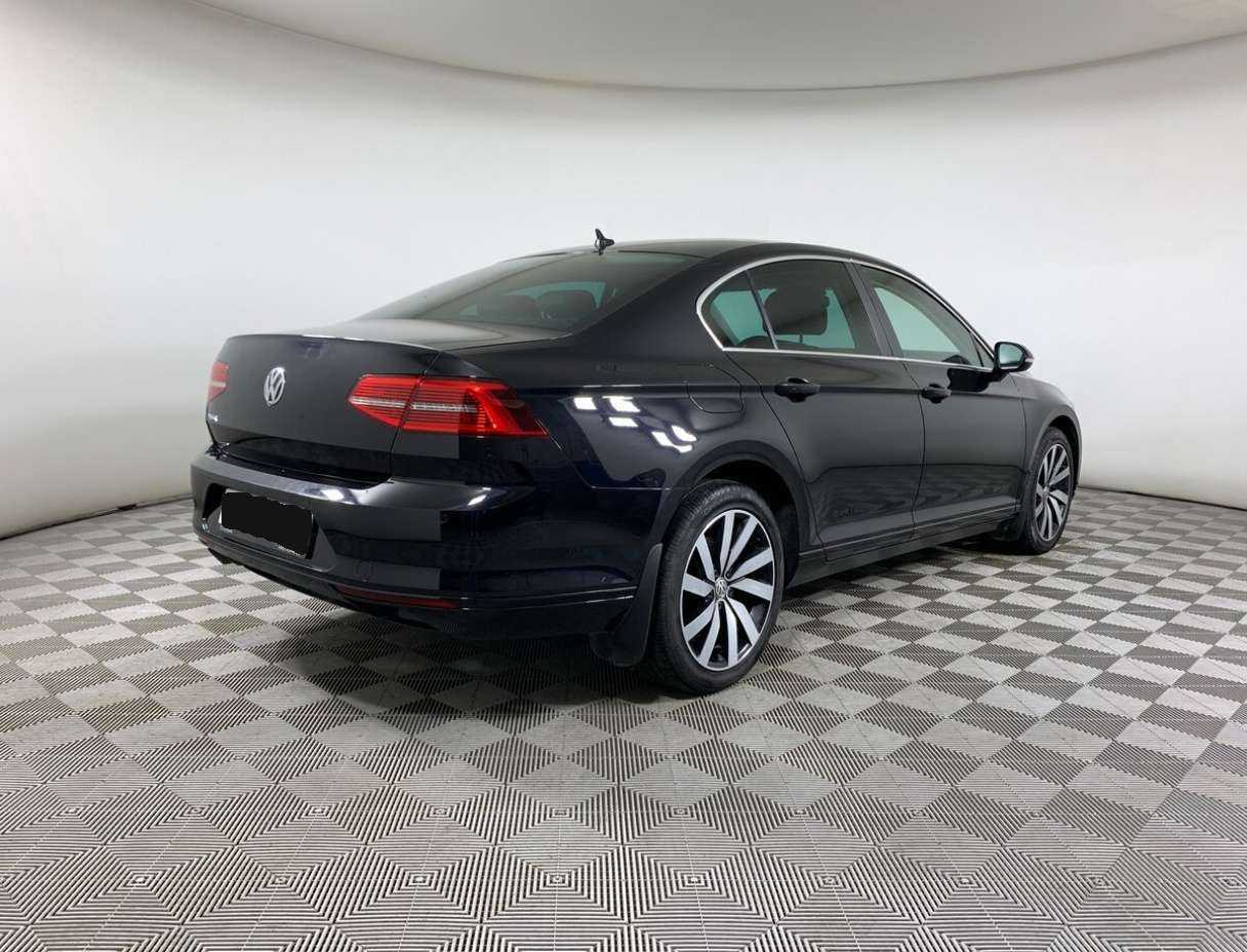 Купить Volkswagen Passat с пробегом. Фото: #4