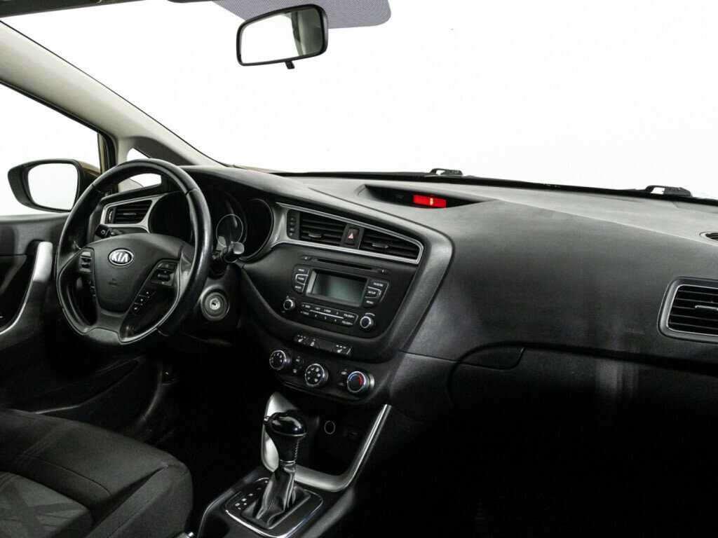 Купить Kia Ceed с пробегом. Фото: #8
