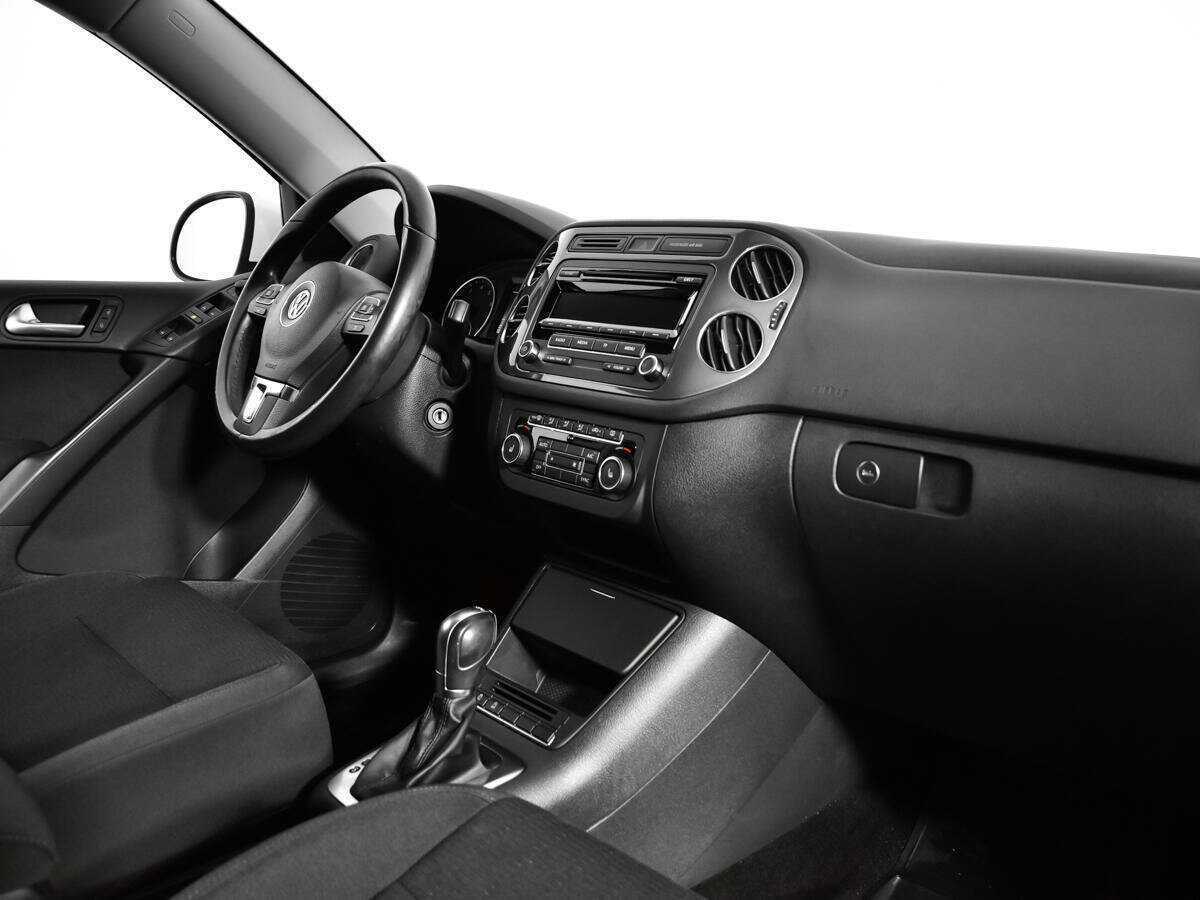 Купить Volkswagen Tiguan с пробегом. Фото: #8