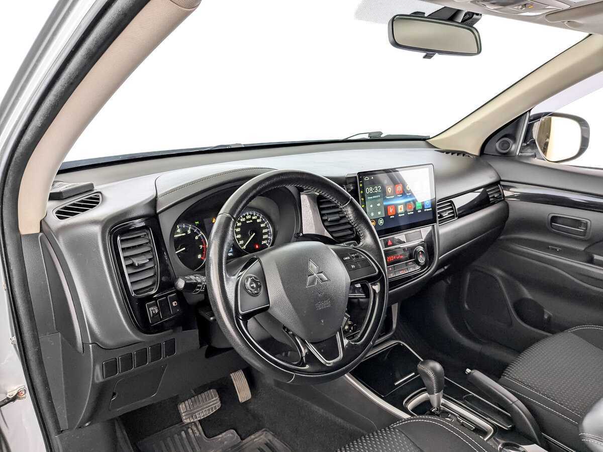 Купить Mitsubishi Outlander с пробегом. Фото: #15