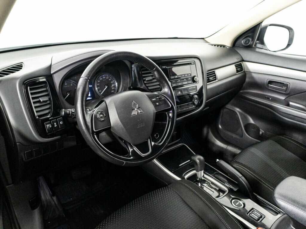 Купить Mitsubishi Outlander с пробегом. Фото: #10