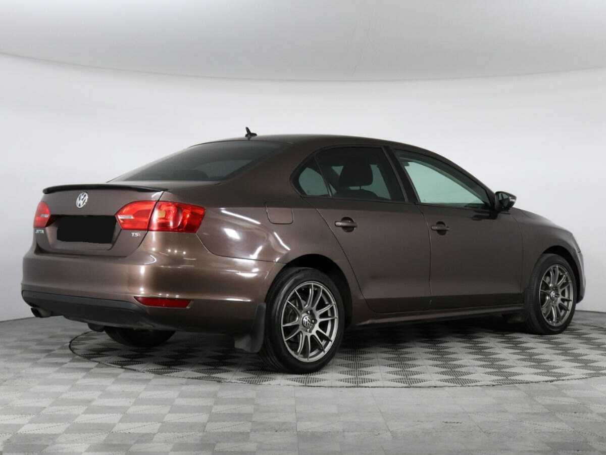 Купить Volkswagen Jetta с пробегом. Фото: #2