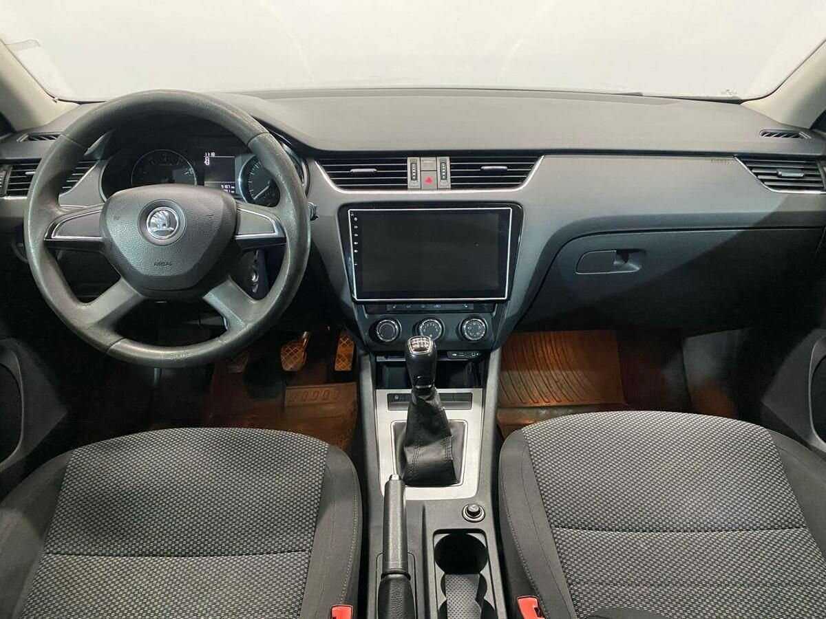 Купить Skoda Octavia с пробегом. Фото: #8