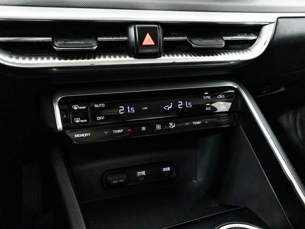 Купить Kia K5 с пробегом. Фото: #17