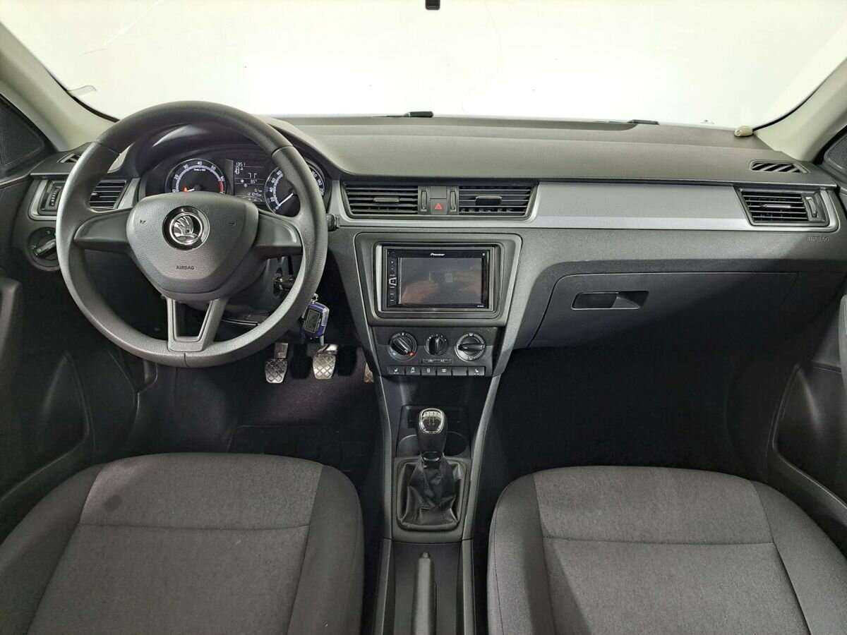 Купить Skoda Rapid с пробегом. Фото: #13