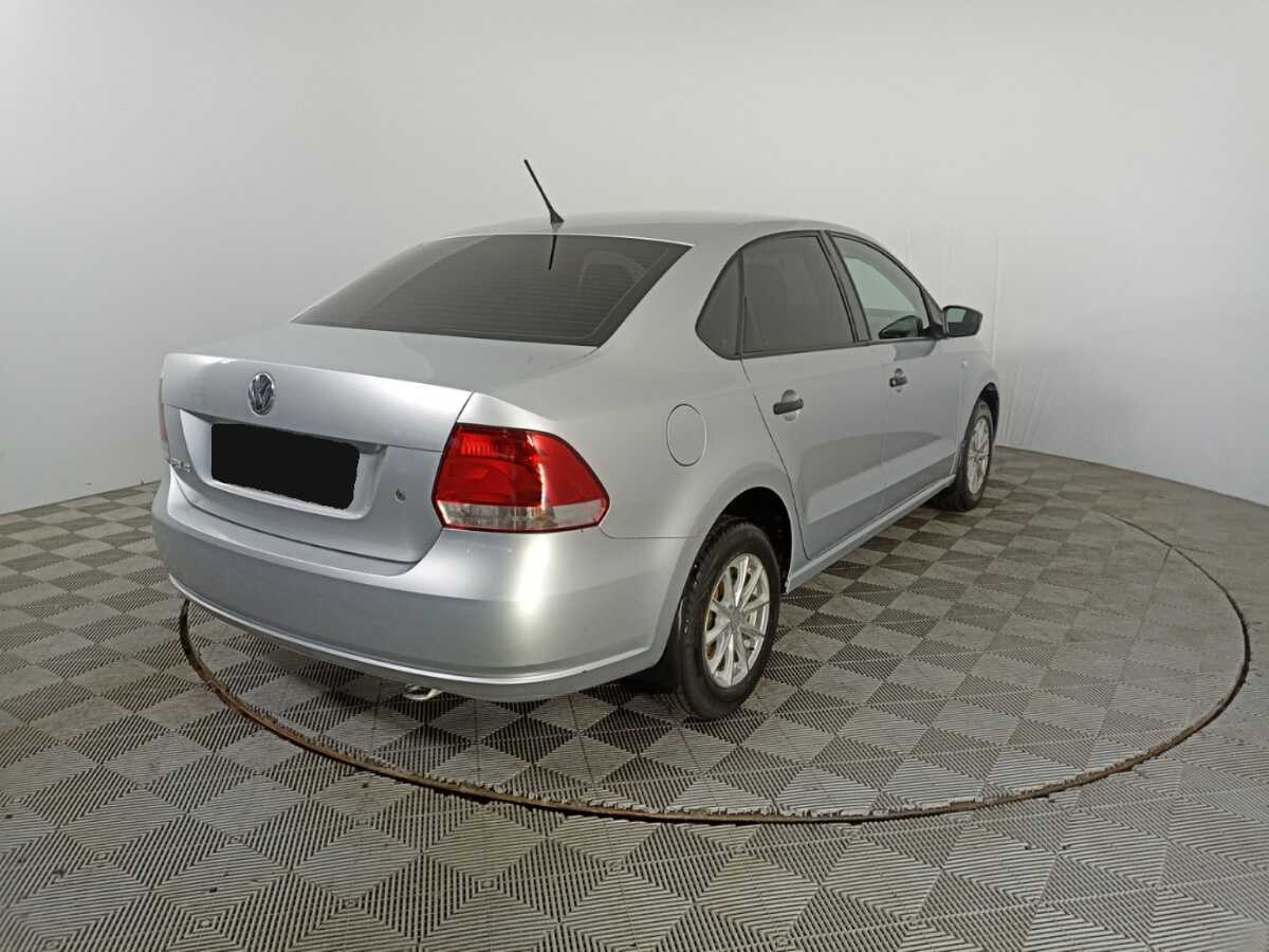 Купить Volkswagen Polo с пробегом. Фото: #4