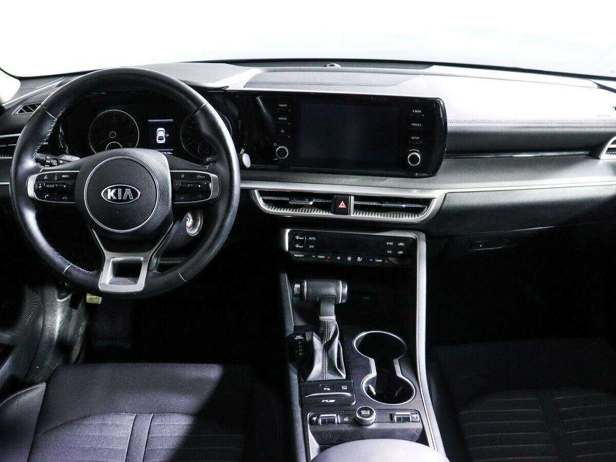 Купить Kia K5 с пробегом. Фото: #11