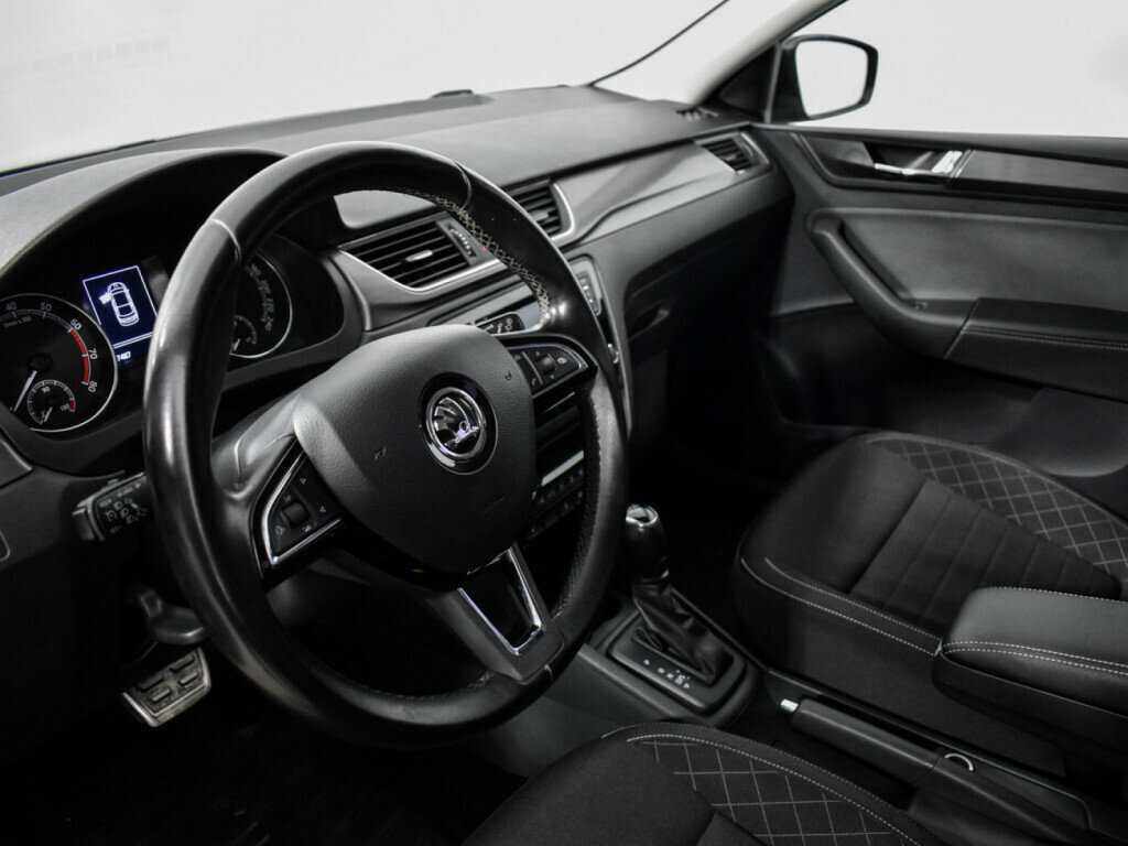 Купить Skoda Rapid с пробегом. Фото: #8