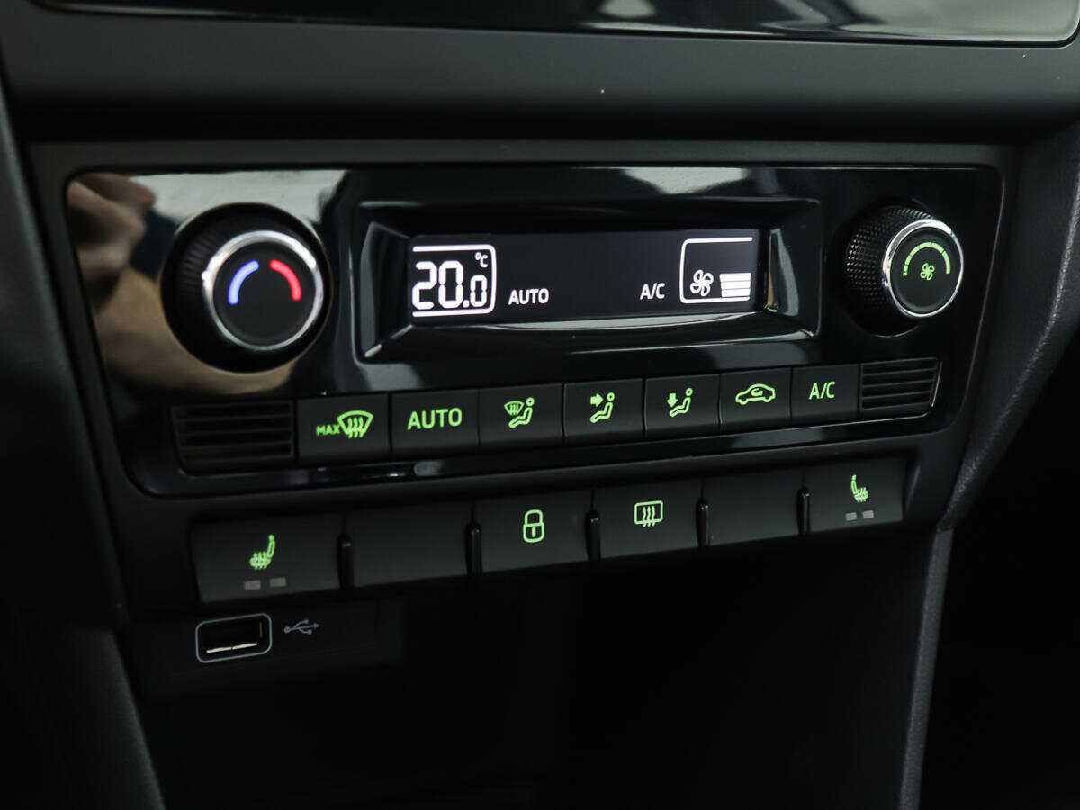 Купить Skoda Rapid с пробегом. Фото: #17