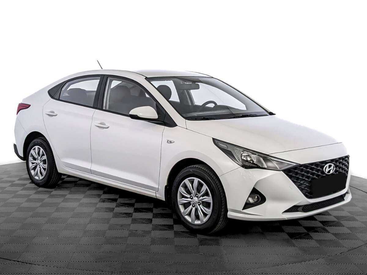 Купить Hyundai Solaris с пробегом. Фото: #2