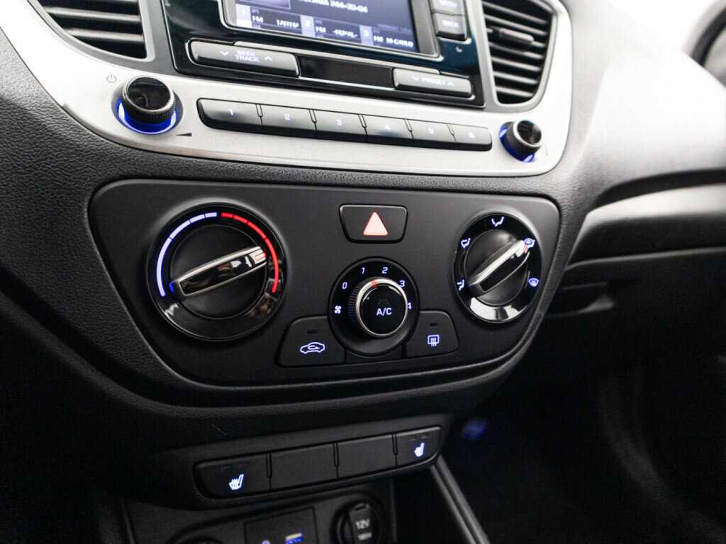 Купить Hyundai Solaris с пробегом. Фото: #14