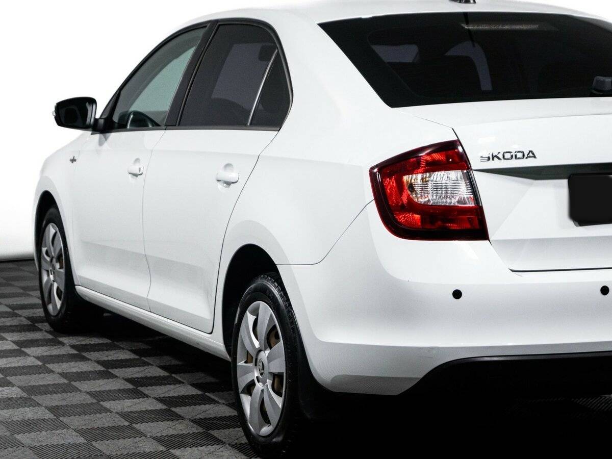 Купить Skoda Rapid с пробегом. Фото: #18