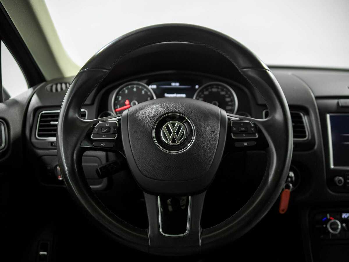 Купить Volkswagen Touareg с пробегом. Фото: #8
