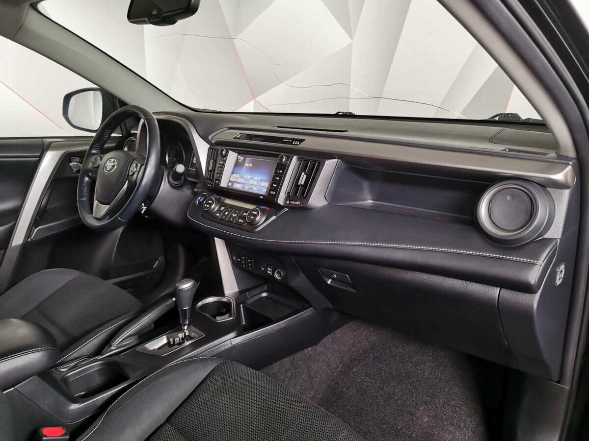 Купить Toyota RAV4 с пробегом. Фото: #8