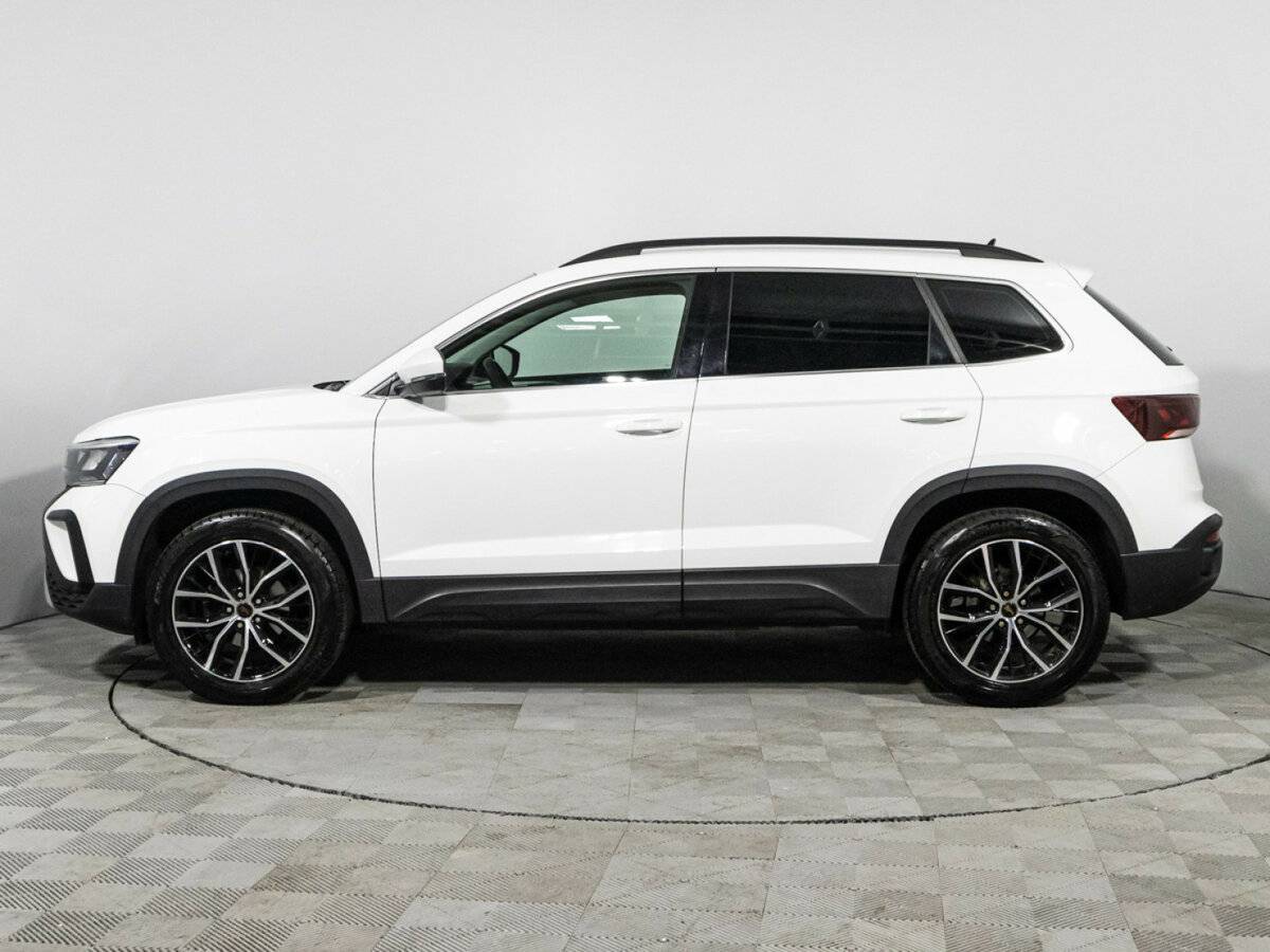 Купить Volkswagen Taos с пробегом. Фото: #7