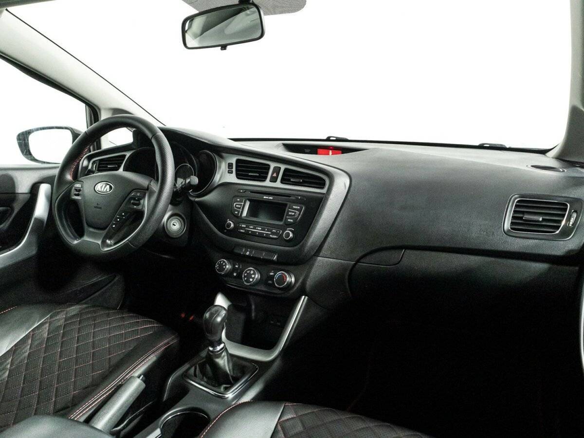 Купить Kia Ceed с пробегом. Фото: #8
