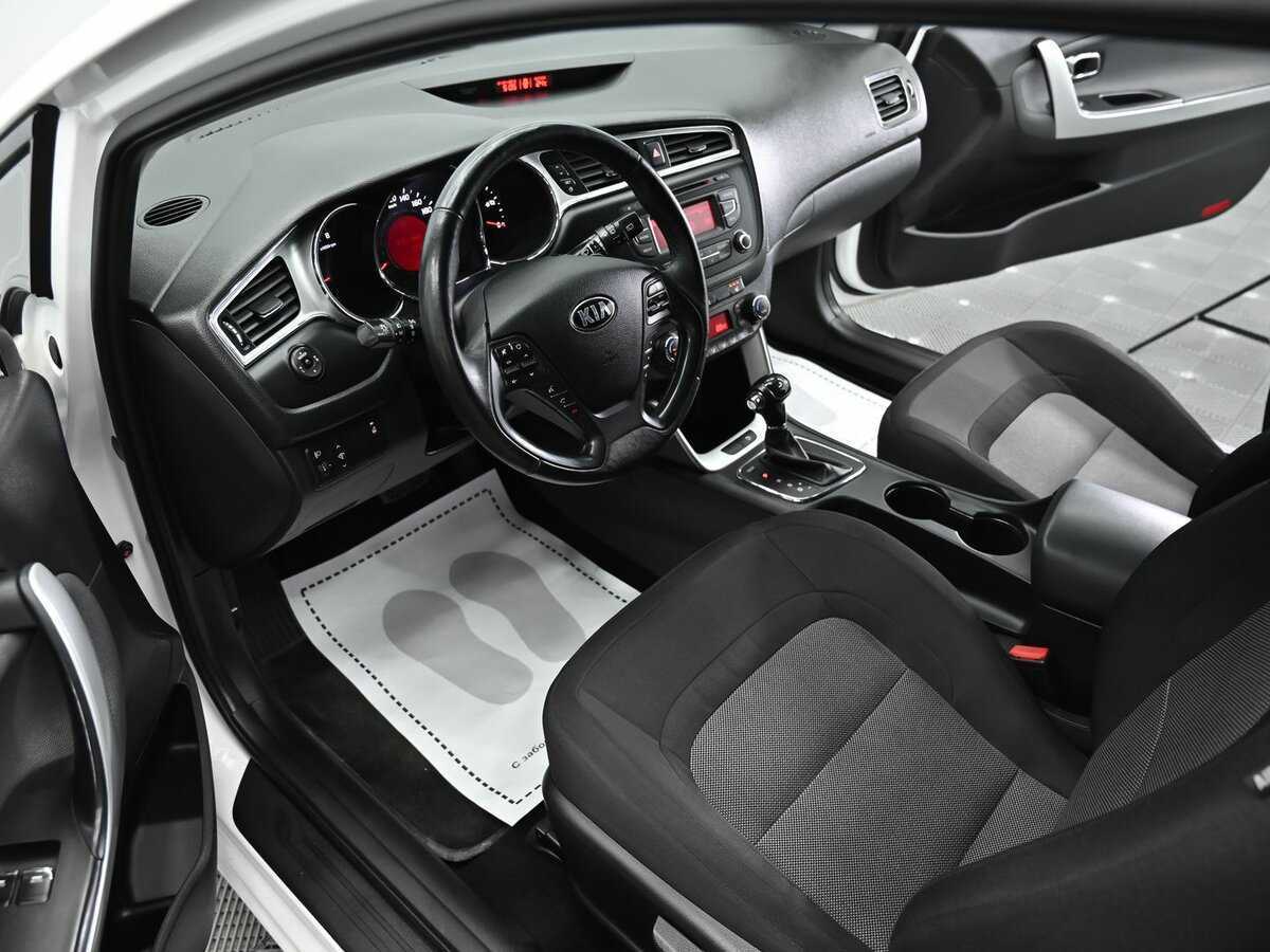 Купить Kia Ceed с пробегом. Фото: #7