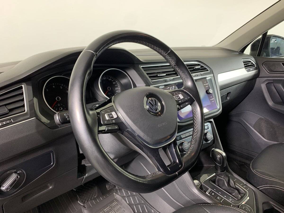 Купить Volkswagen Tiguan с пробегом. Фото: #10