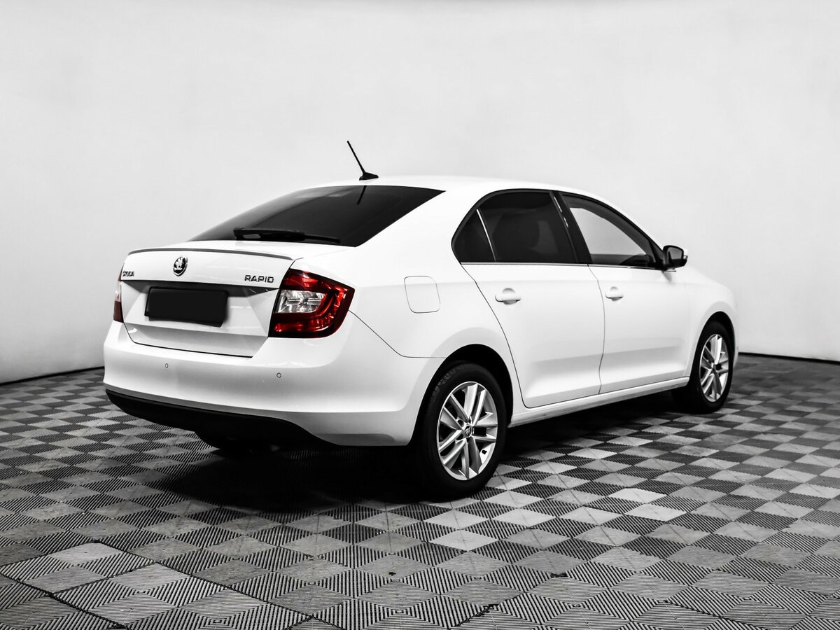 Купить Skoda Rapid с пробегом. Фото: #3