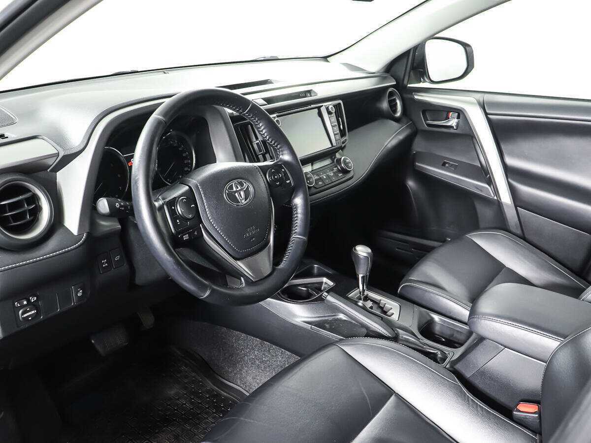 Купить Toyota RAV4 с пробегом. Фото: #12