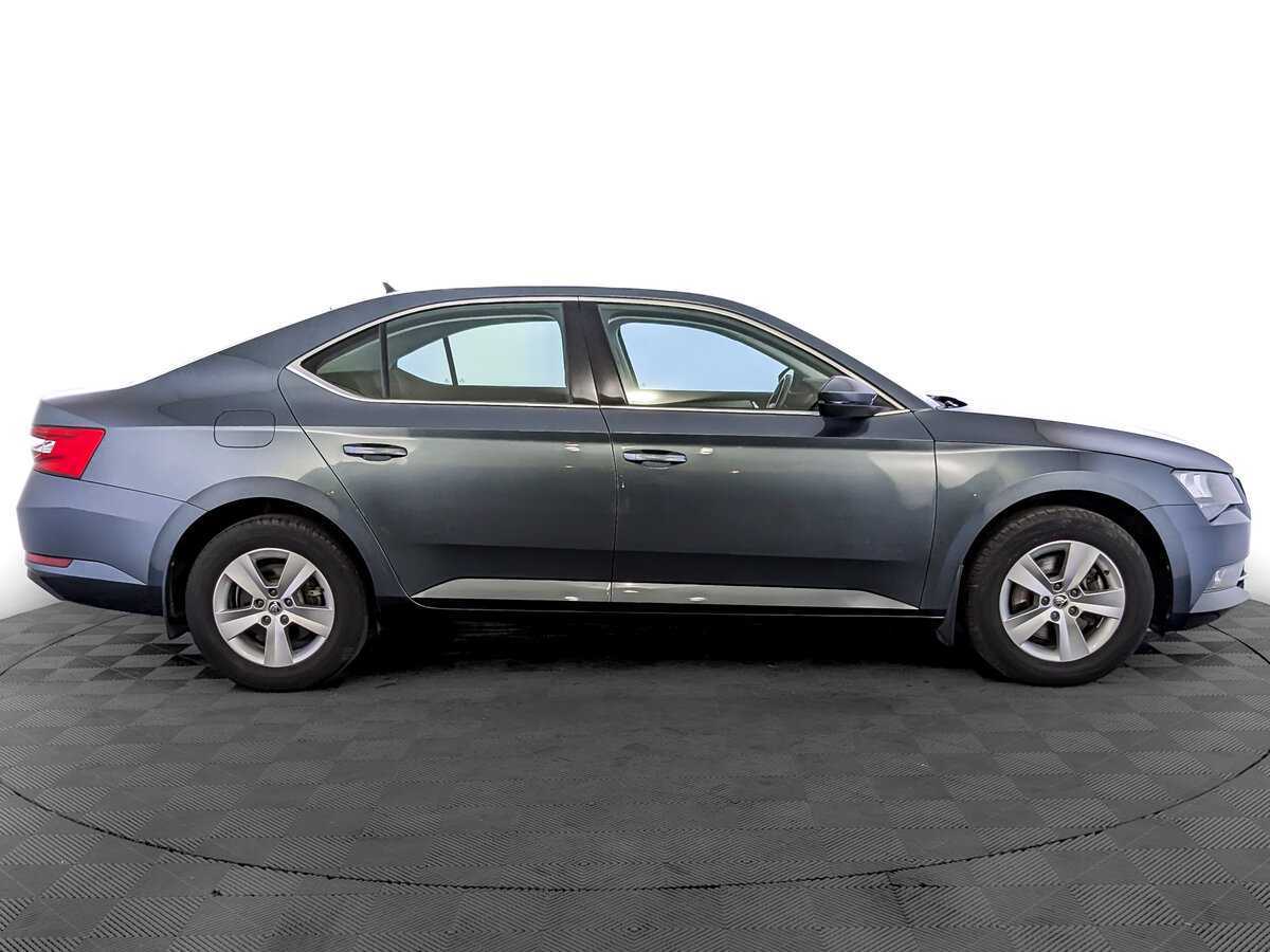 Купить Skoda Superb с пробегом. Фото: #3