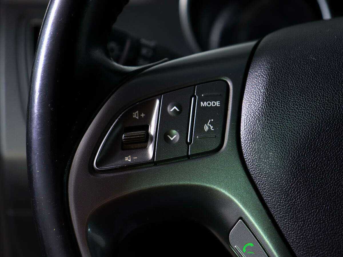 Купить Hyundai ix35 с пробегом. Фото: #17