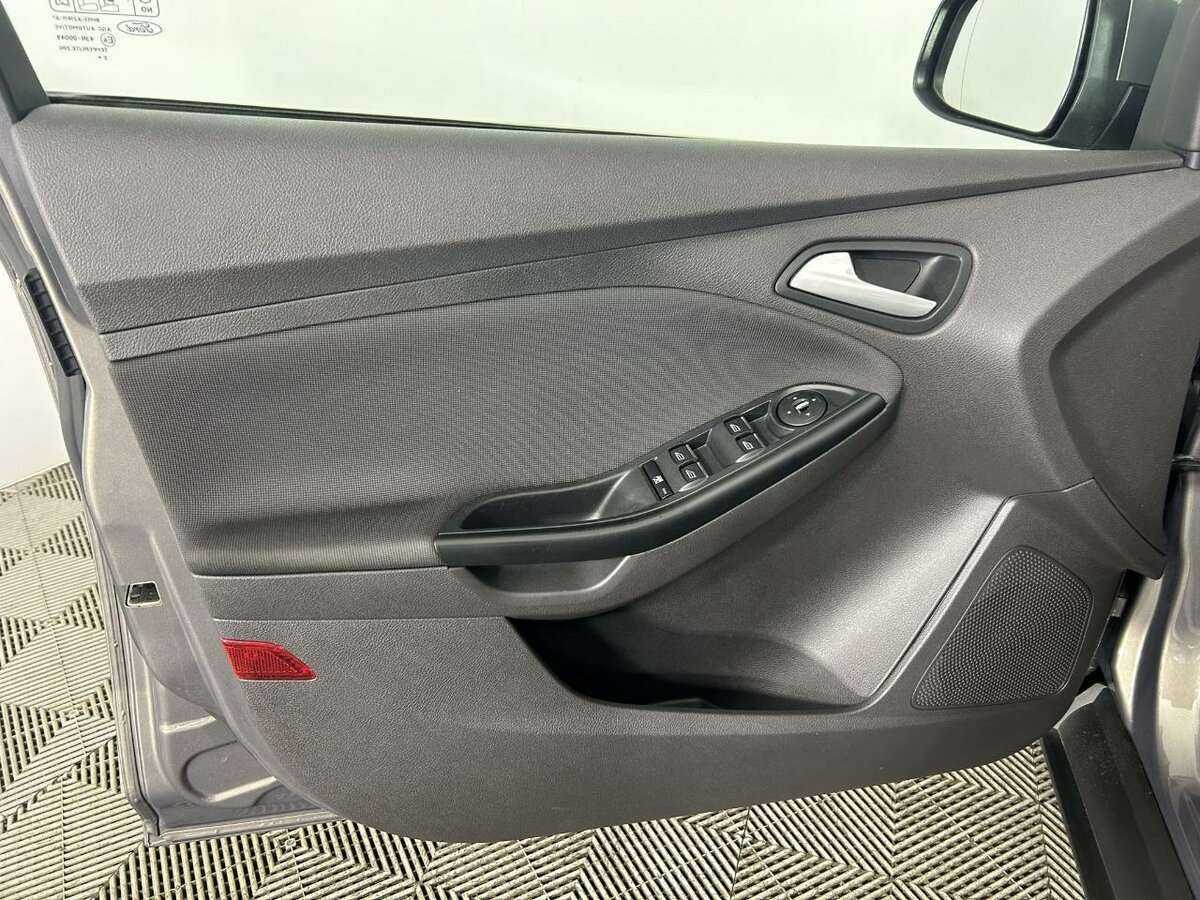 Купить Ford Focus с пробегом. Фото: #7