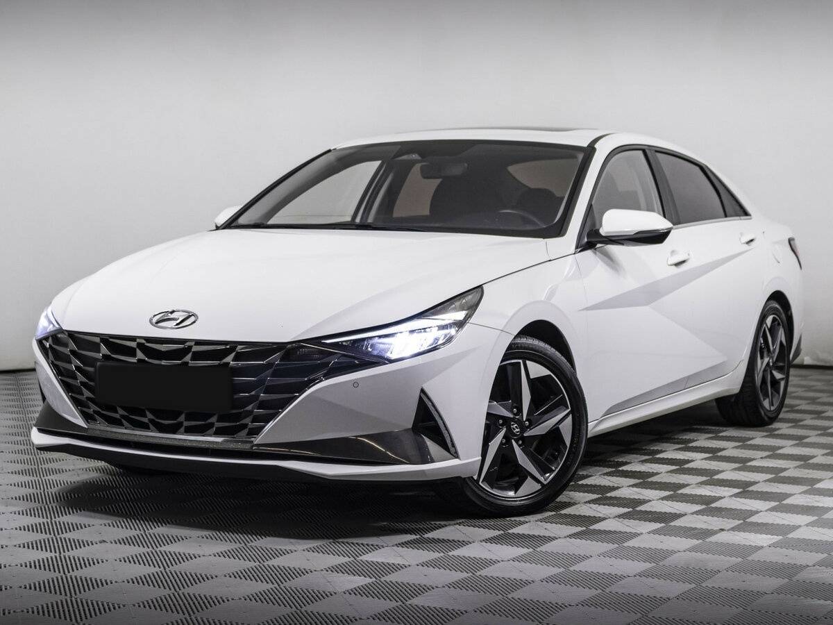 Купить Hyundai Elantra с пробегом. Посмотреть фото