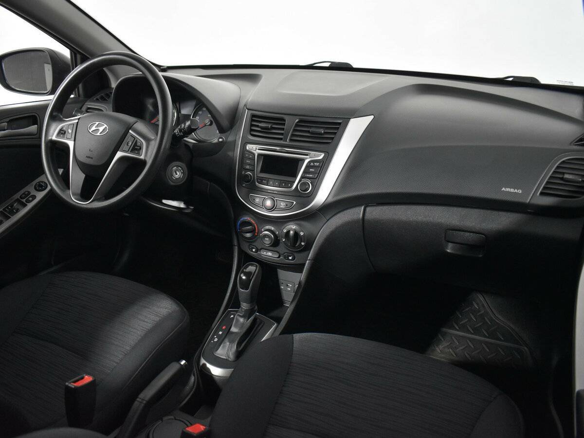 Купить Hyundai Solaris с пробегом. Фото: #9