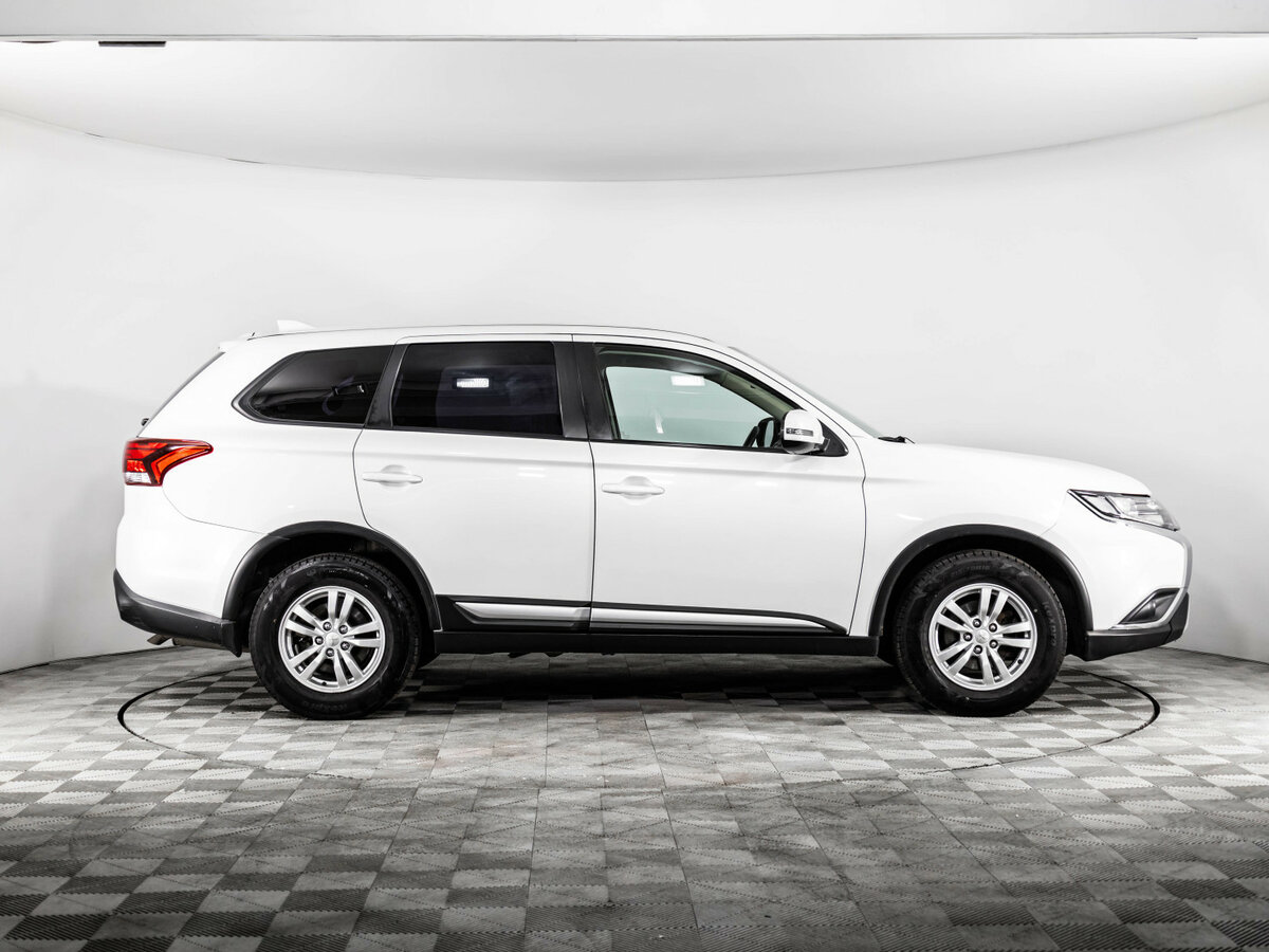 Купить Mitsubishi Outlander с пробегом. Фото: #3