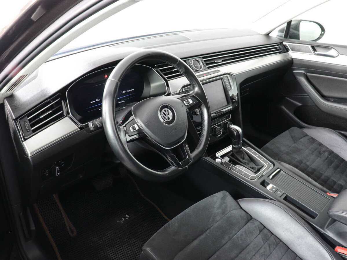 Купить Volkswagen Passat с пробегом. Фото: #7