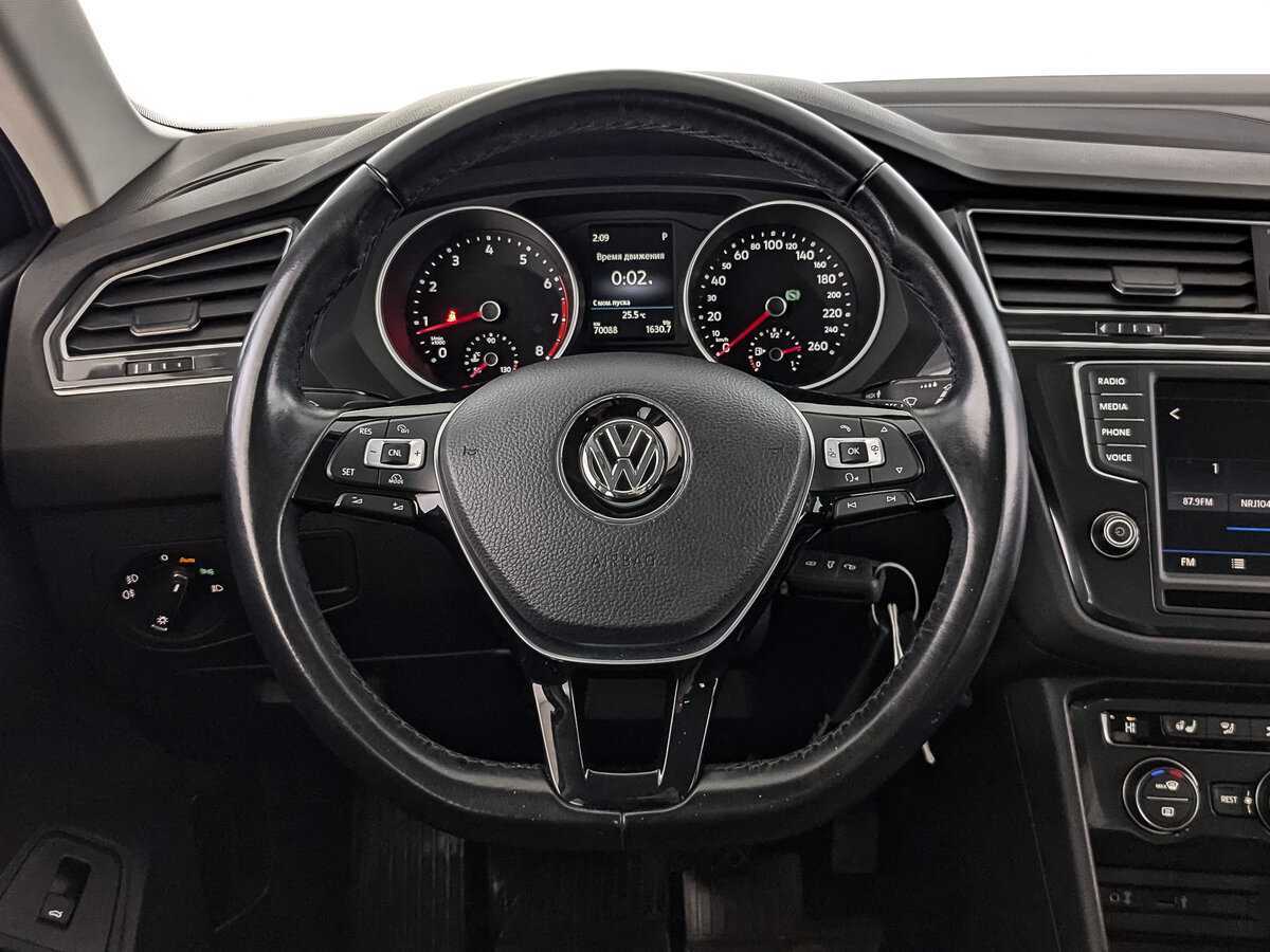 Купить Volkswagen Tiguan с пробегом. Фото: #17