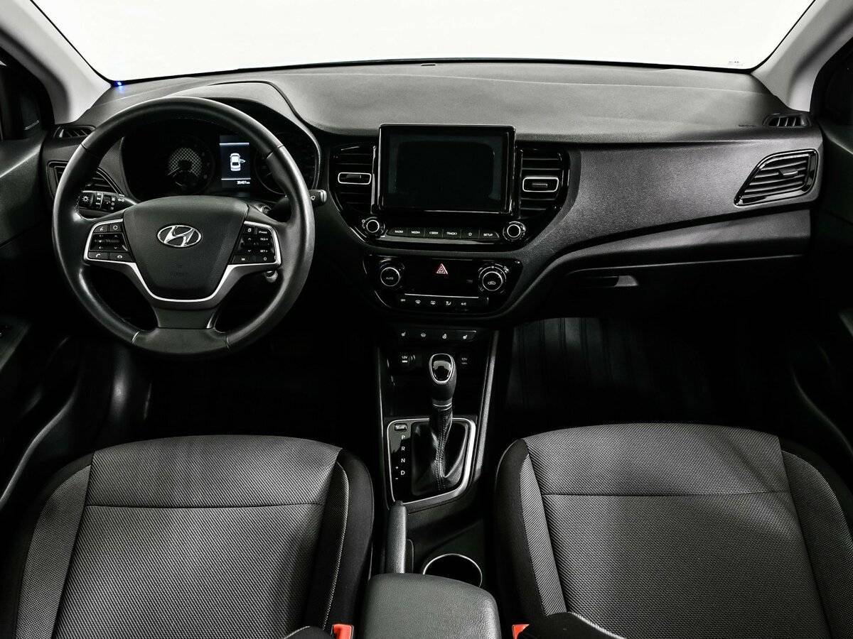 Купить Hyundai Solaris с пробегом. Фото: #10