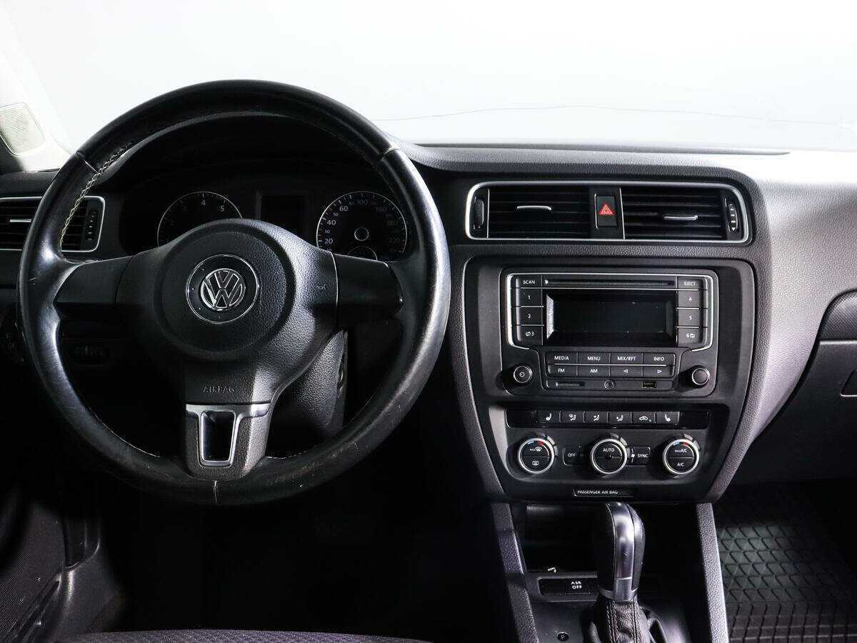Купить Volkswagen Jetta с пробегом. Фото: #11