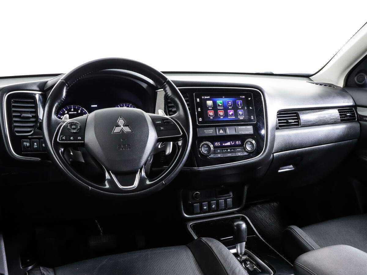 Купить Mitsubishi Outlander с пробегом. Фото: #10