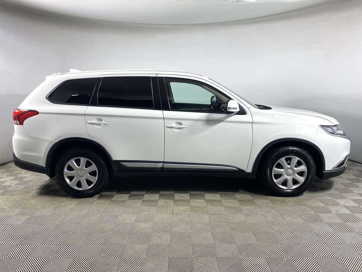 Купить Mitsubishi Outlander с пробегом. Фото: #3