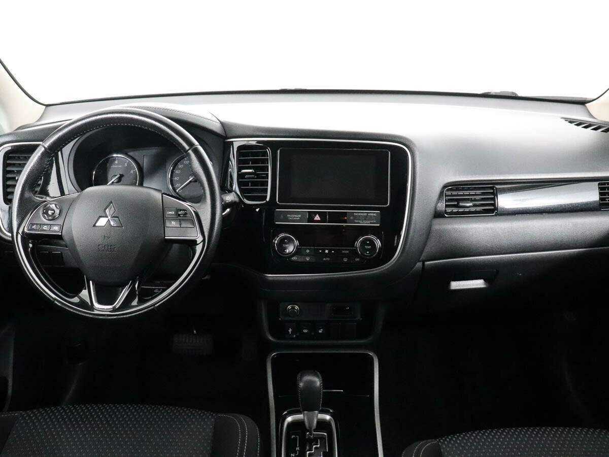 Купить Mitsubishi Outlander с пробегом. Фото: #10