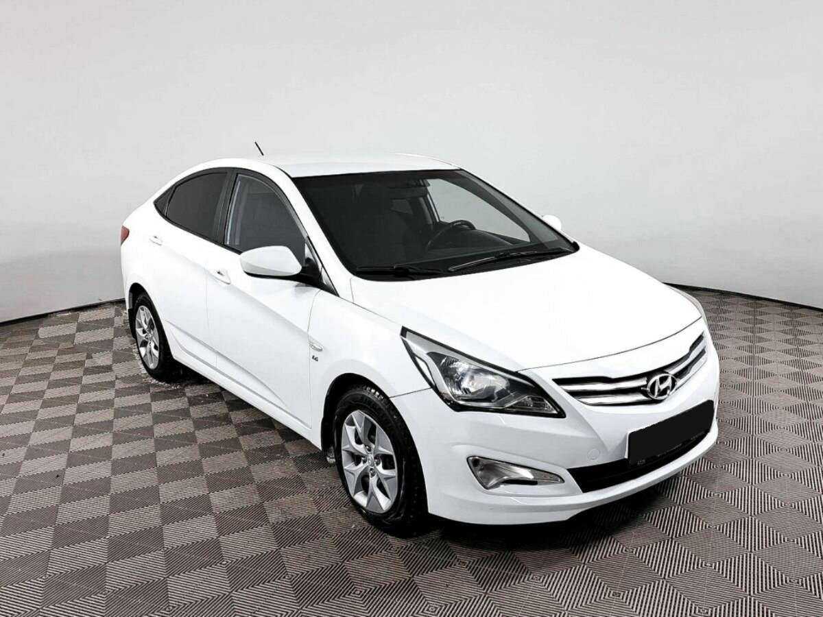 Купить Hyundai Solaris с пробегом. Фото: #2