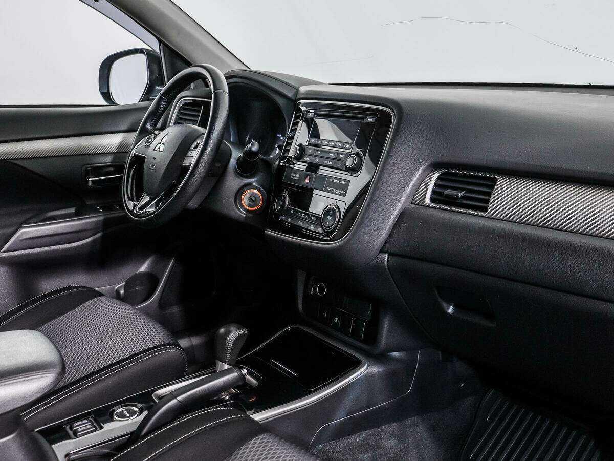 Купить Mitsubishi Outlander с пробегом. Фото: #9